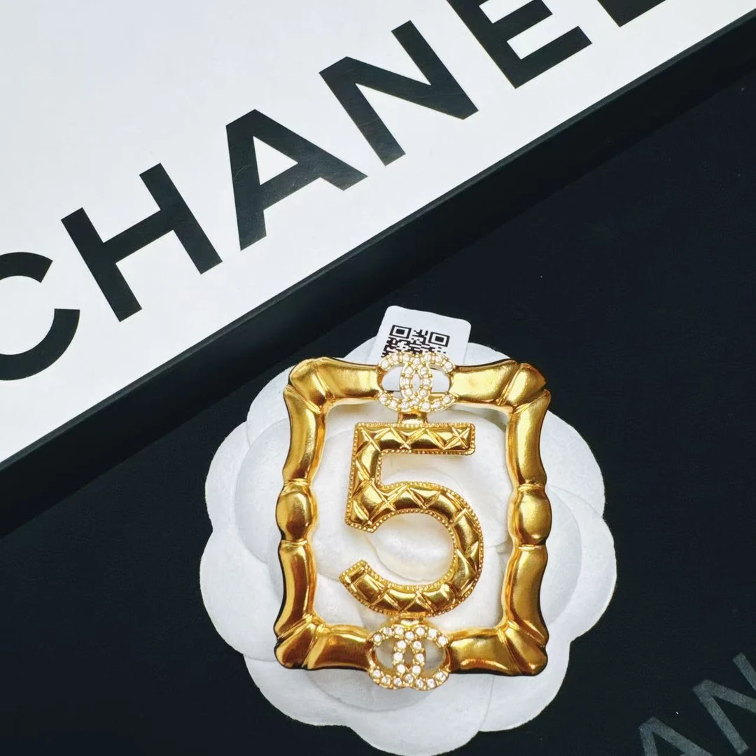 95新 Chanel/香奈儿 柚礼中古/香奈儿数字5号胸针LZ411555