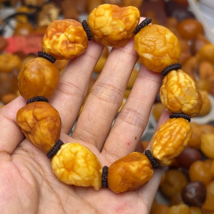 琥珀未镶嵌颈饰天然蜜蜡