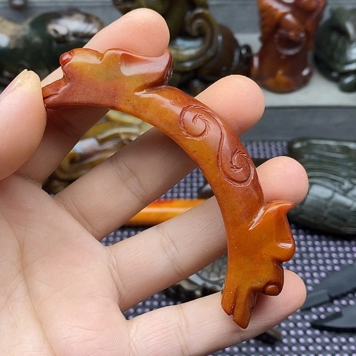 未镶嵌蛇纹石玉颈饰