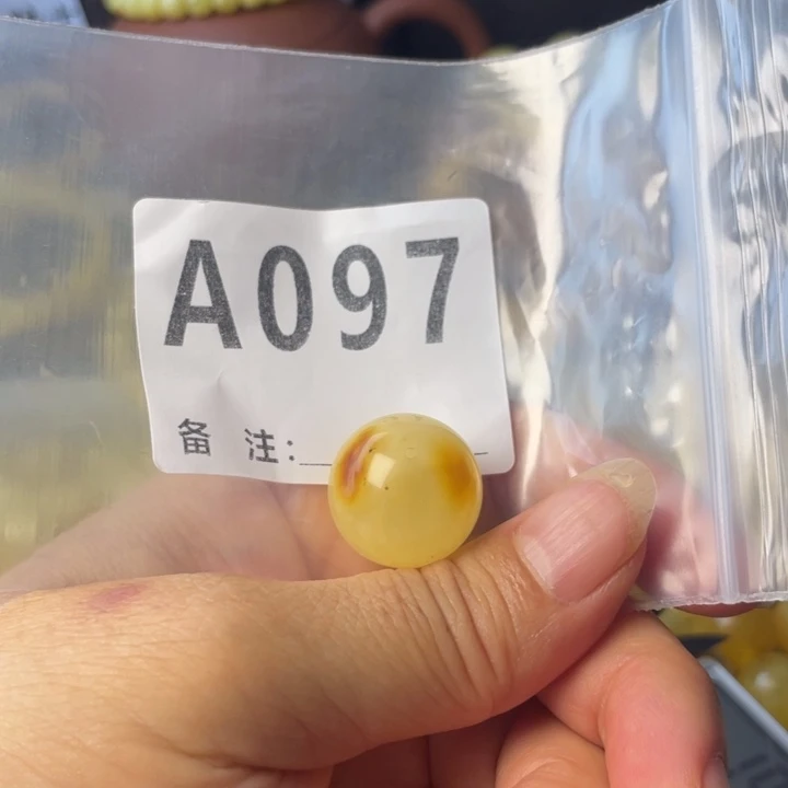 裸石琥珀未镶嵌微瑕19.6