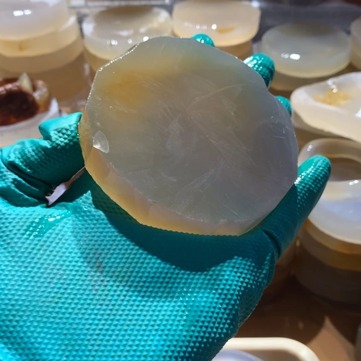 定制玛瑙张****?定制玛瑙手镯