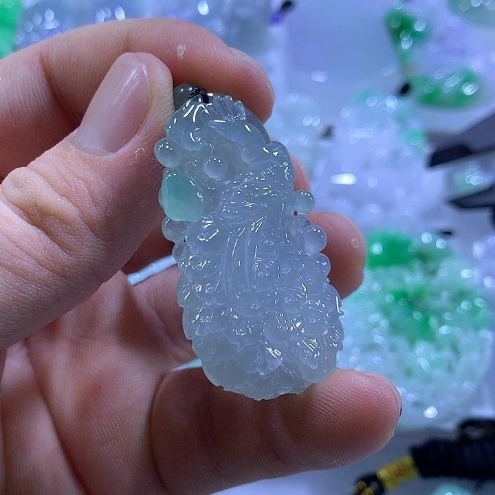 翡翠未镶嵌颈饰天然翡翠A货吊坠