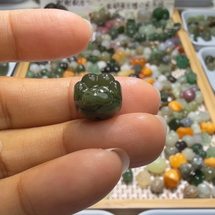 和田玉未镶嵌珠宝半成品