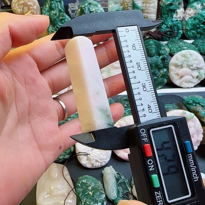 未镶嵌独山玉颈饰