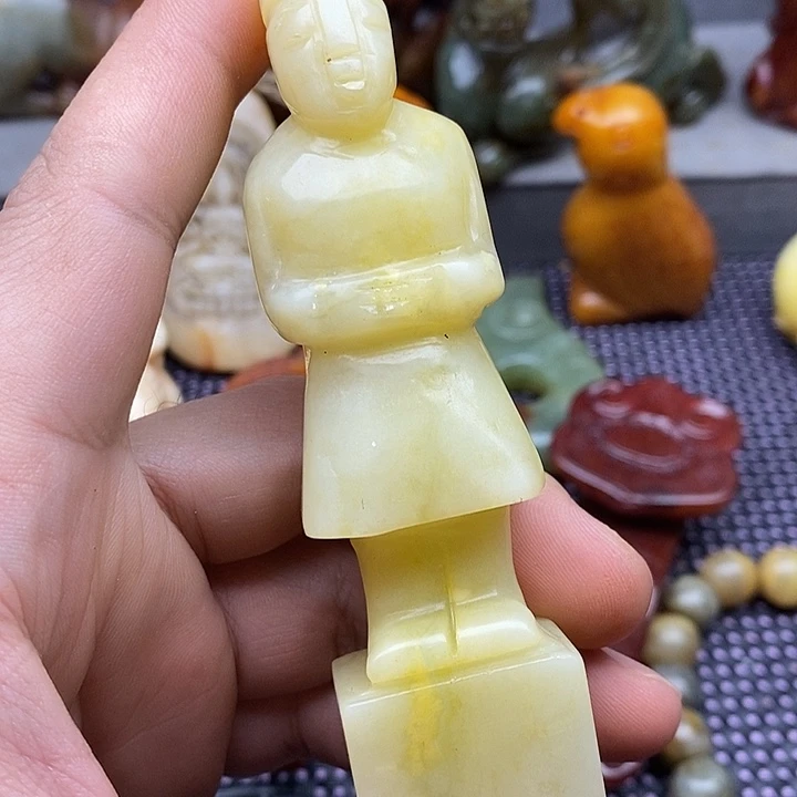 未镶嵌蛇纹石玉颈饰