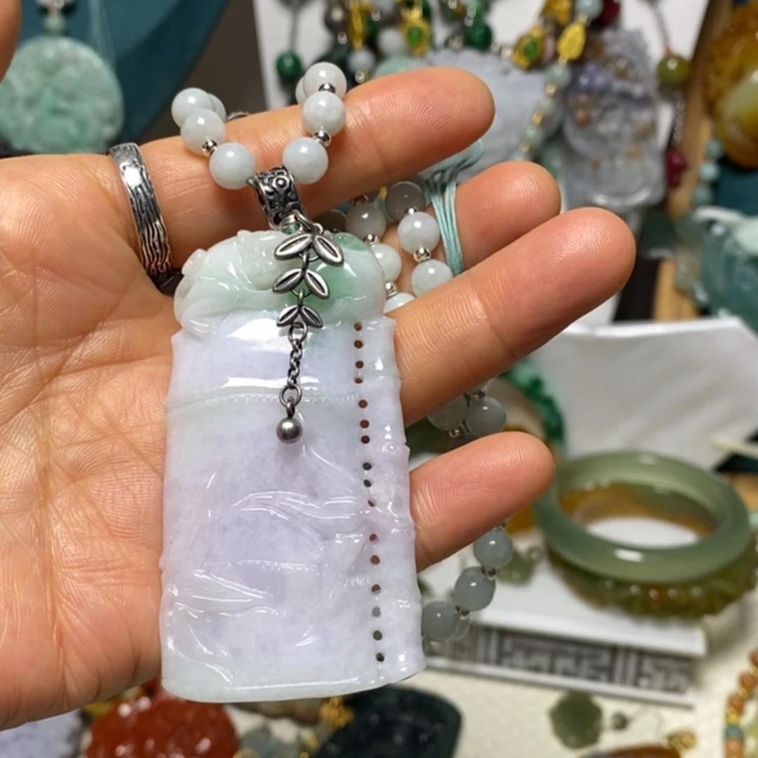 【闪购商品】翡翠吊坠(赠链)未镶嵌