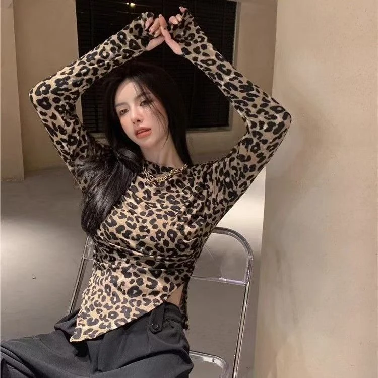 D87153时尚豹纹印花不规则修身上衣女新款圆领百搭气质长袖T恤