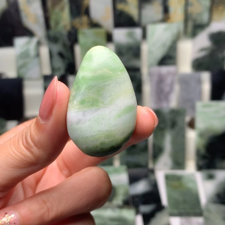 独山玉颈饰未镶嵌小*梁