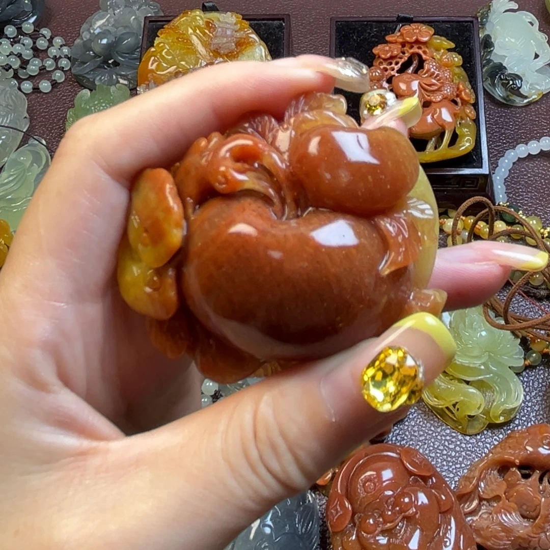 心***红蛇纹石玉未镶嵌颈饰