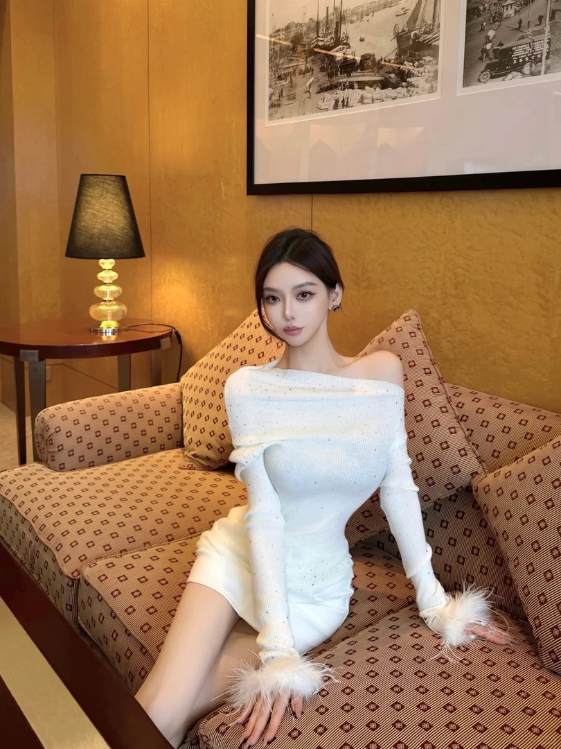 秋冬新款纯欲风辣妹重工烫钻露肩一字肩长袖针织衫上衣+白色半裙