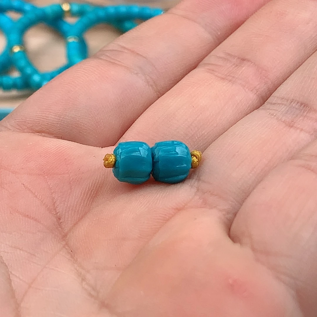 绿松石颈饰未镶嵌