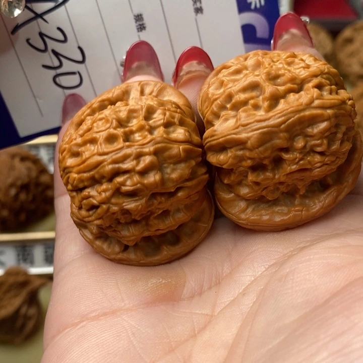 平***安把件桃核全品大白狮子