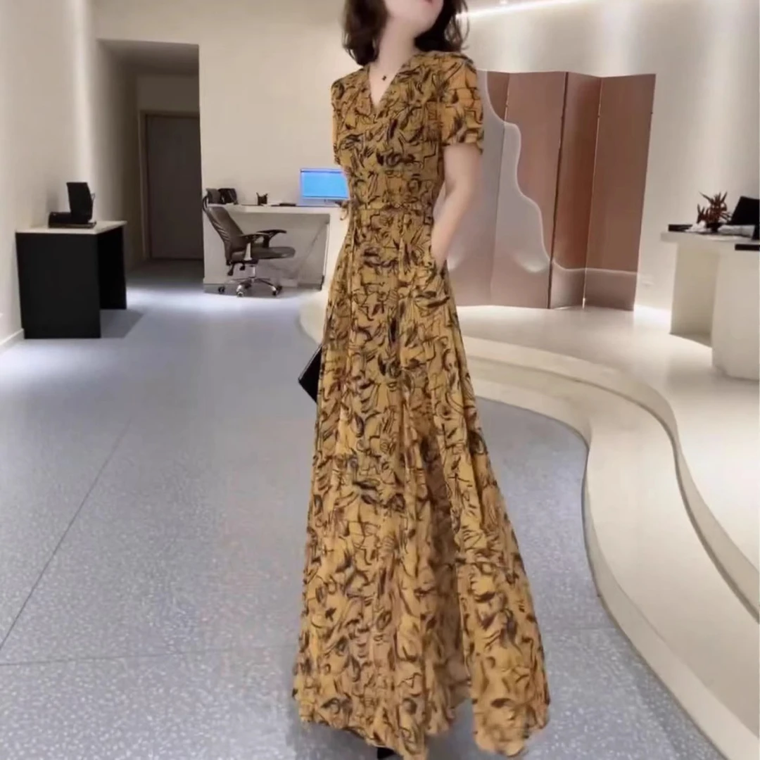 2025夏季碎花气质轻奢法式长款洋气收腰时尚显瘦复古修身长裙