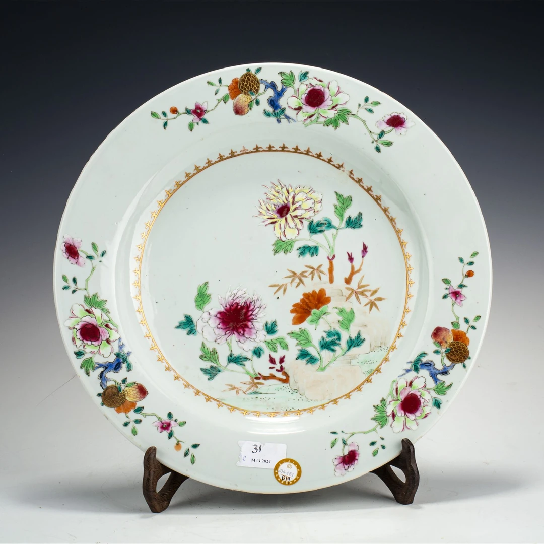 【拍卖-清雍乾】·粉彩花竹纹折沿大盘