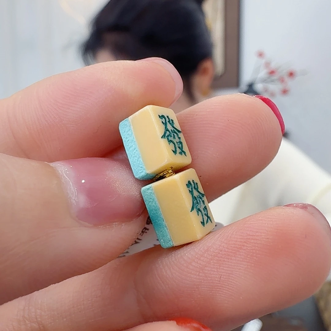 曼****绿松石未镶嵌珠宝奇石