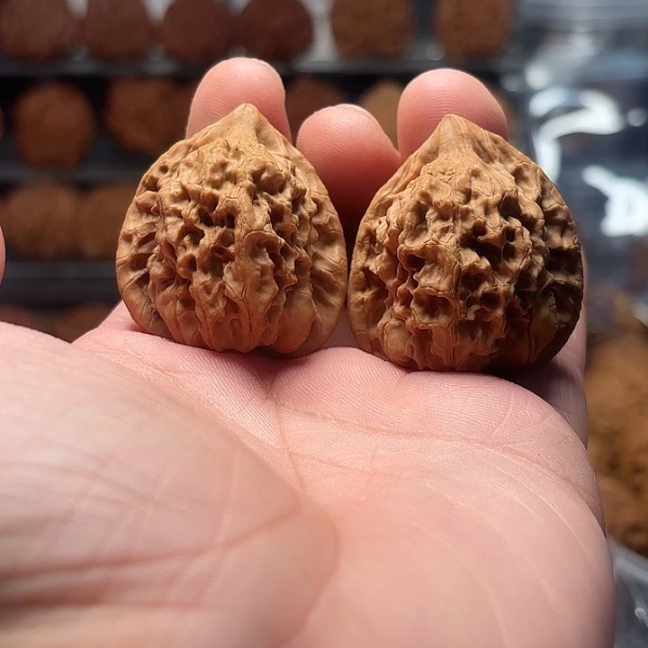 文玩核桃血龙鸡心36-418