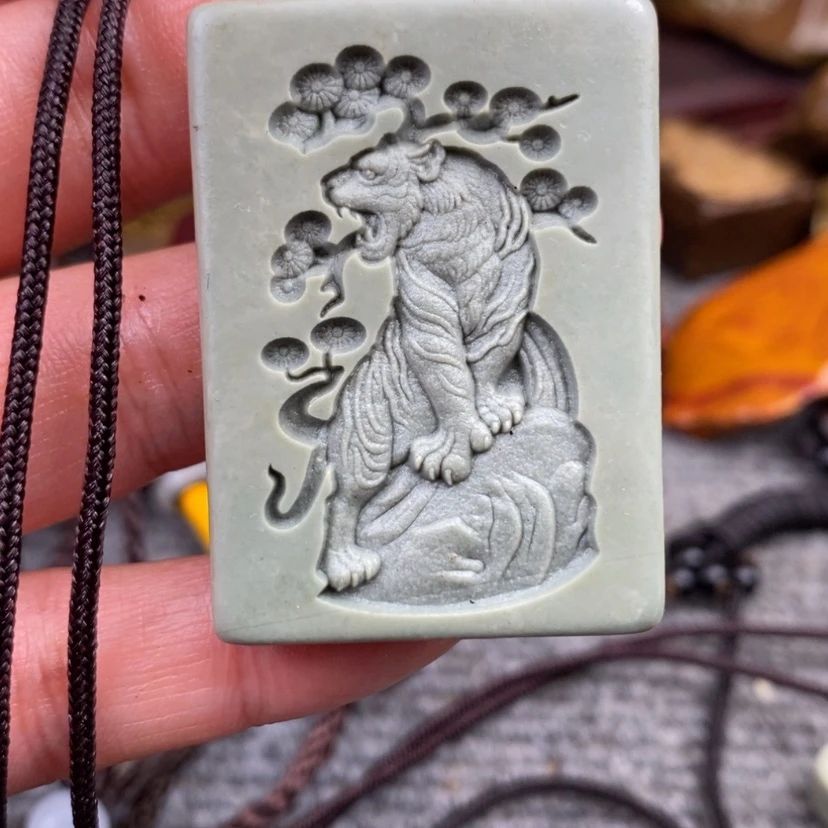 【闪购商品】原石雕刻手把件