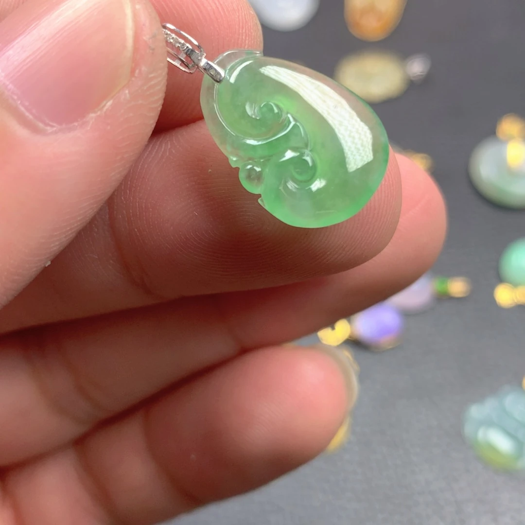 【闪购商品】颈饰18K金镶嵌翡翠翡翠