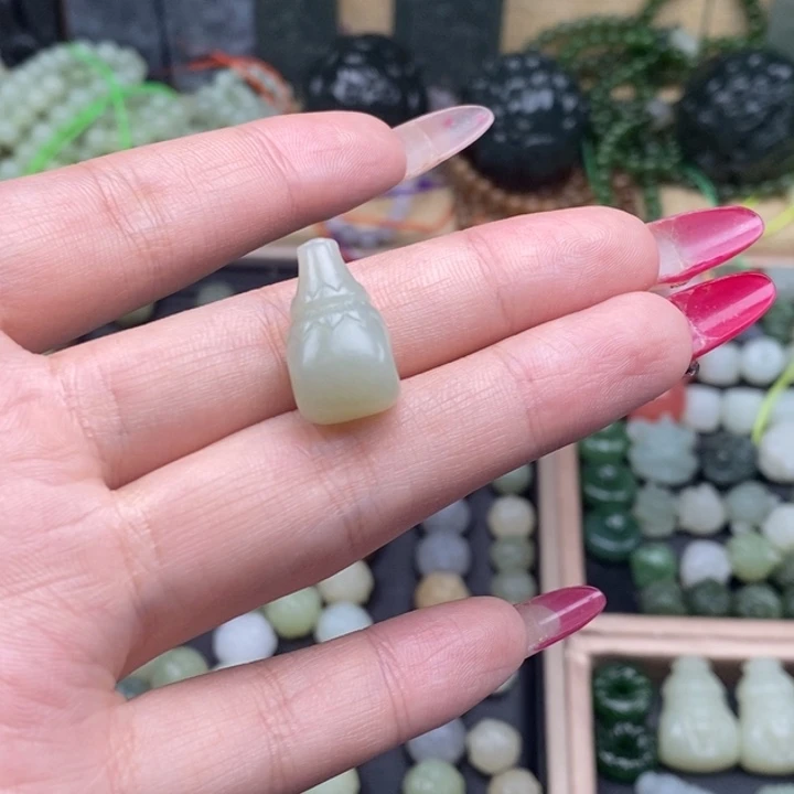 未镶嵌和田玉（糖玉）珠宝半成品