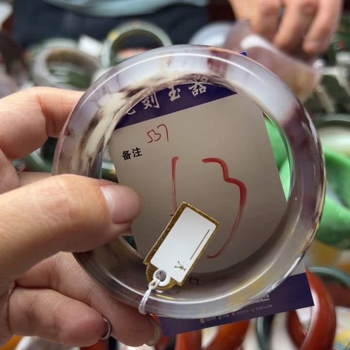 石英岩玉未镶嵌手镯