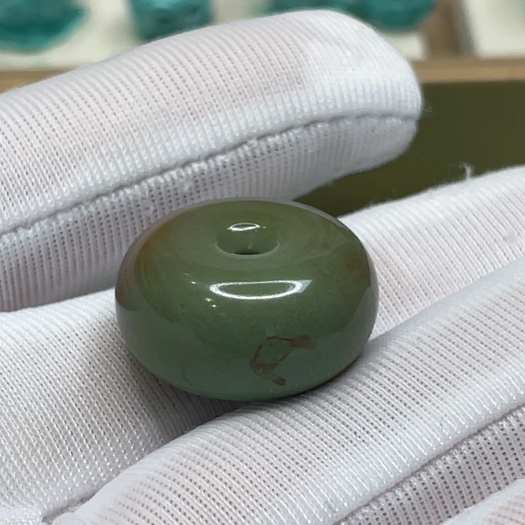 未镶嵌绿松石颈饰