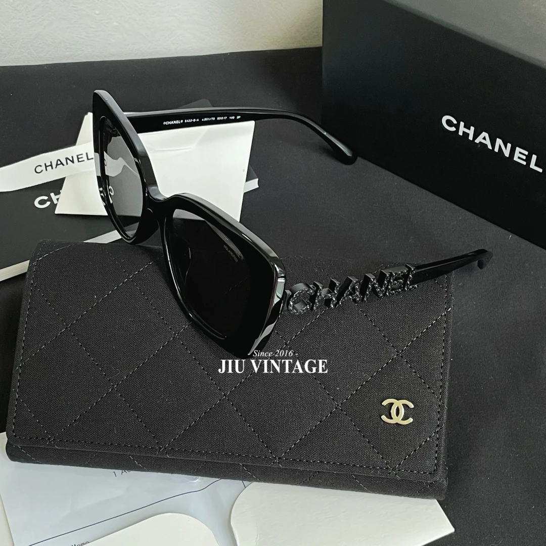 未使用 Chanel/香奈儿 黑色字母边框镶钻太阳镜CJM13-0762