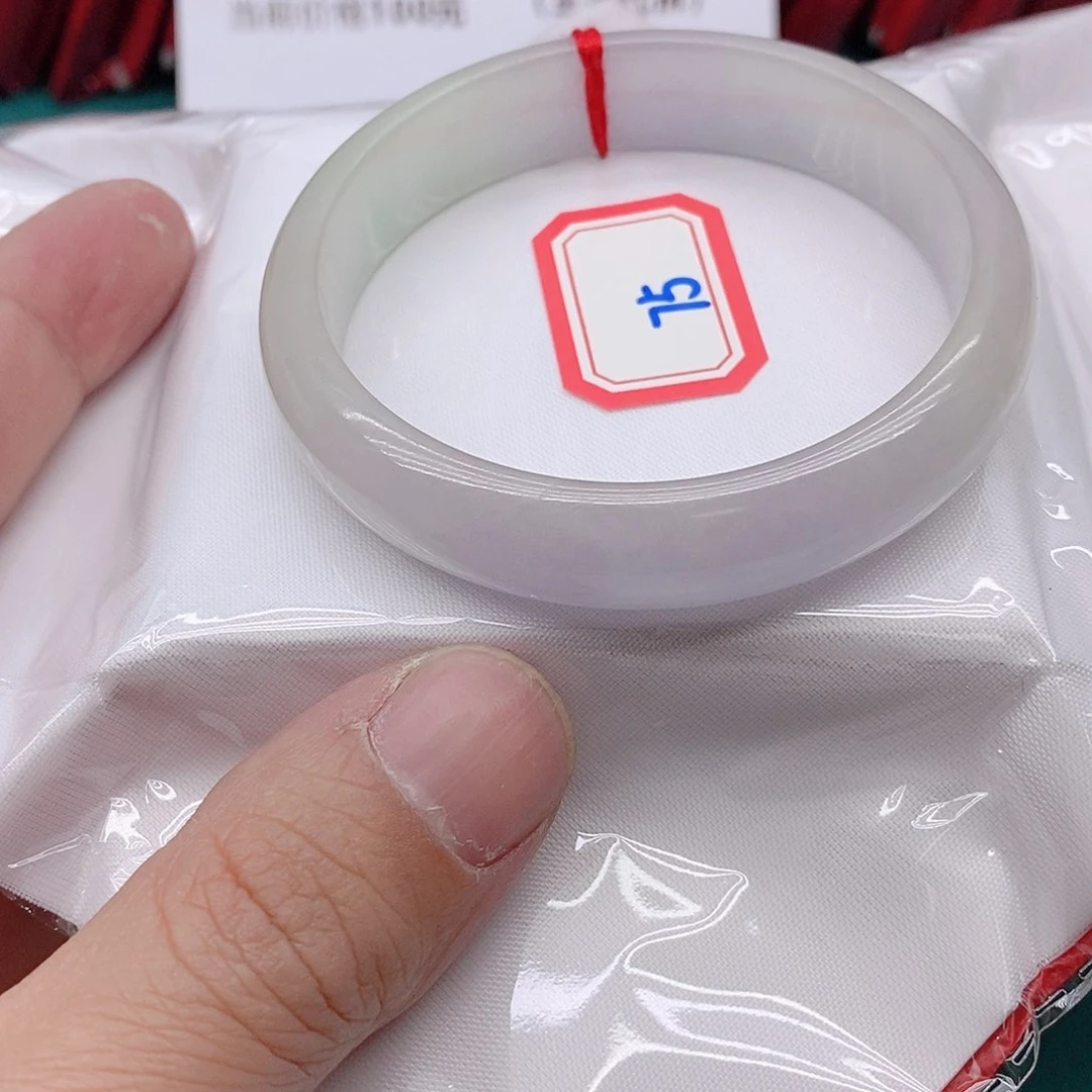 翡翠手镯未镶嵌孙*贰7555555555