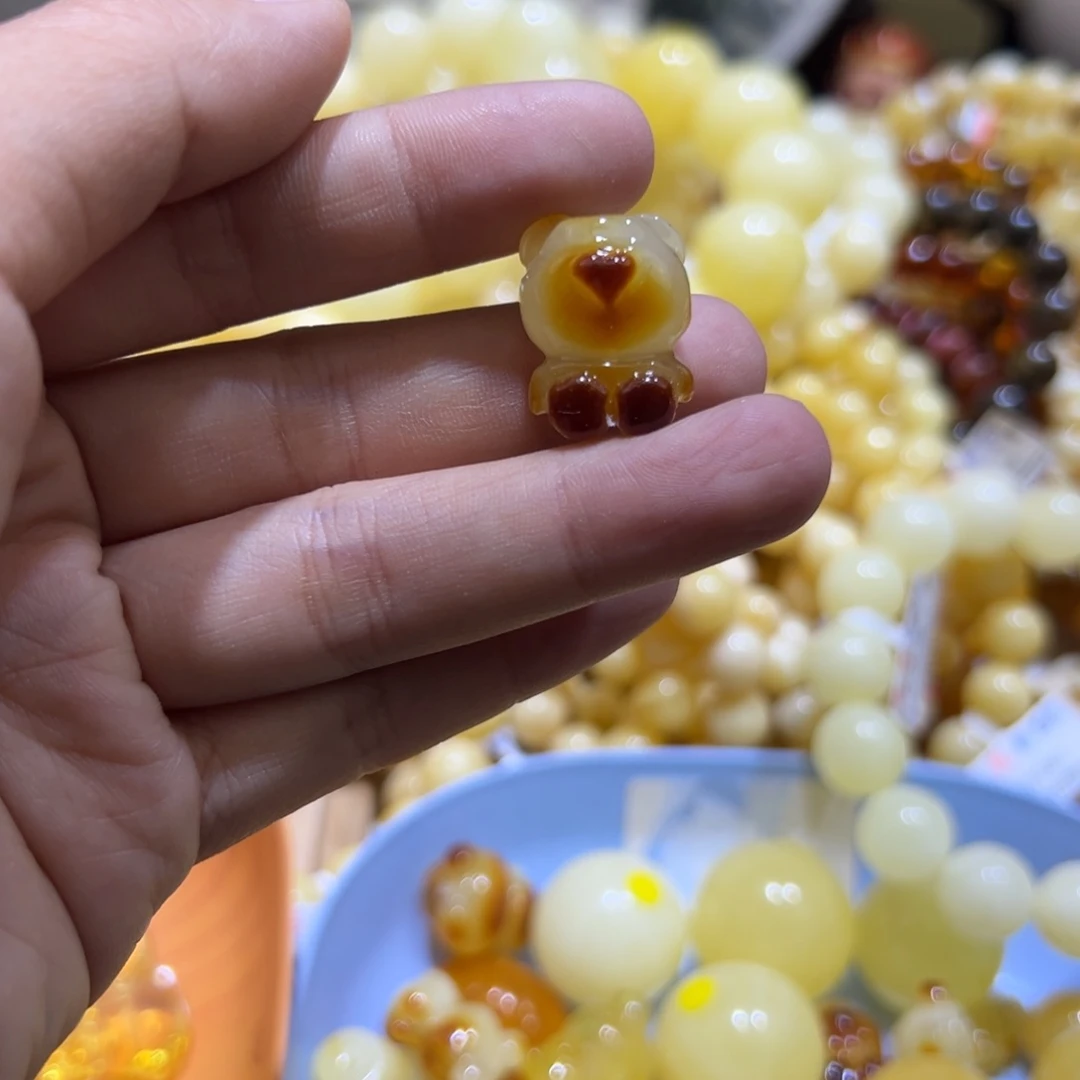 琥珀珠宝奇石未镶嵌