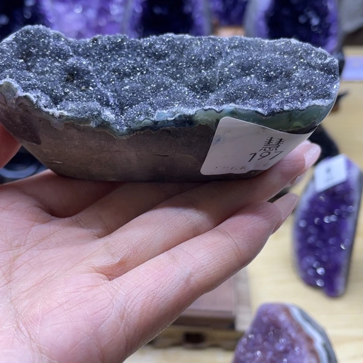 未镶嵌水晶大型摆件（非配饰）