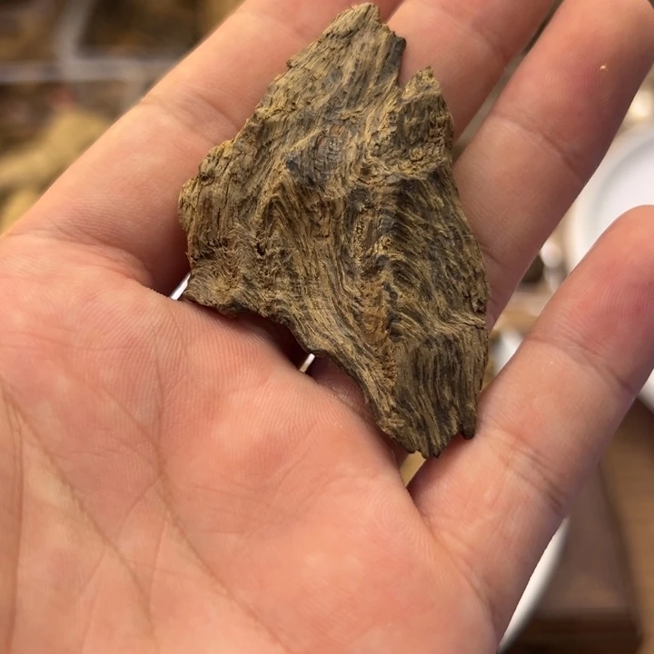 沉香扭结包头料2.5克