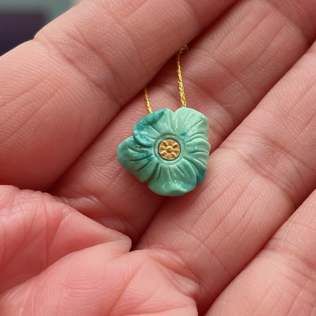 绿松石颈饰未镶嵌