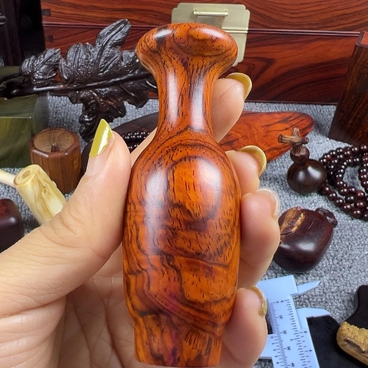 微凹黄檀（南美大红酸枝）