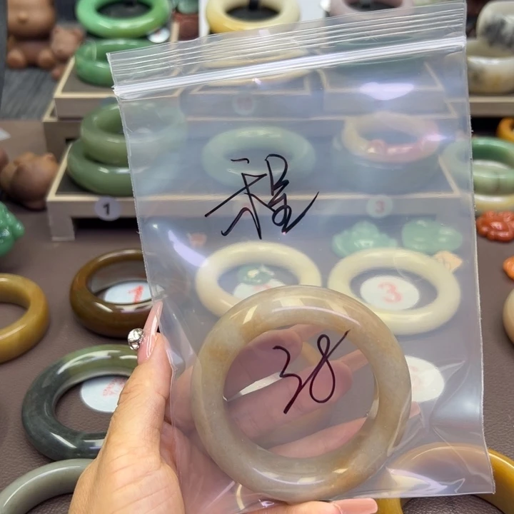 未镶嵌手镯石英岩玉程