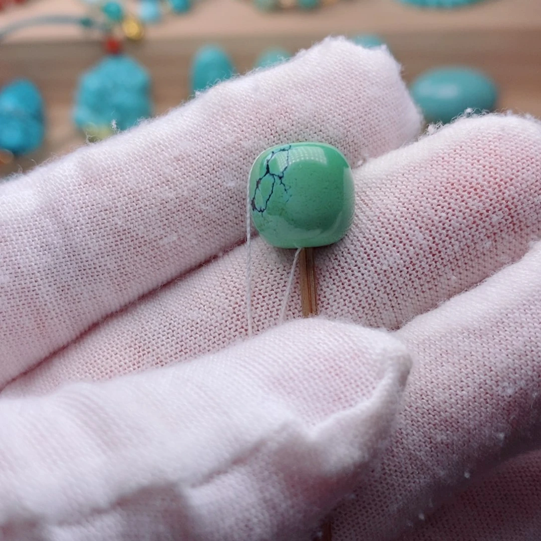 绿松石未镶嵌挂件