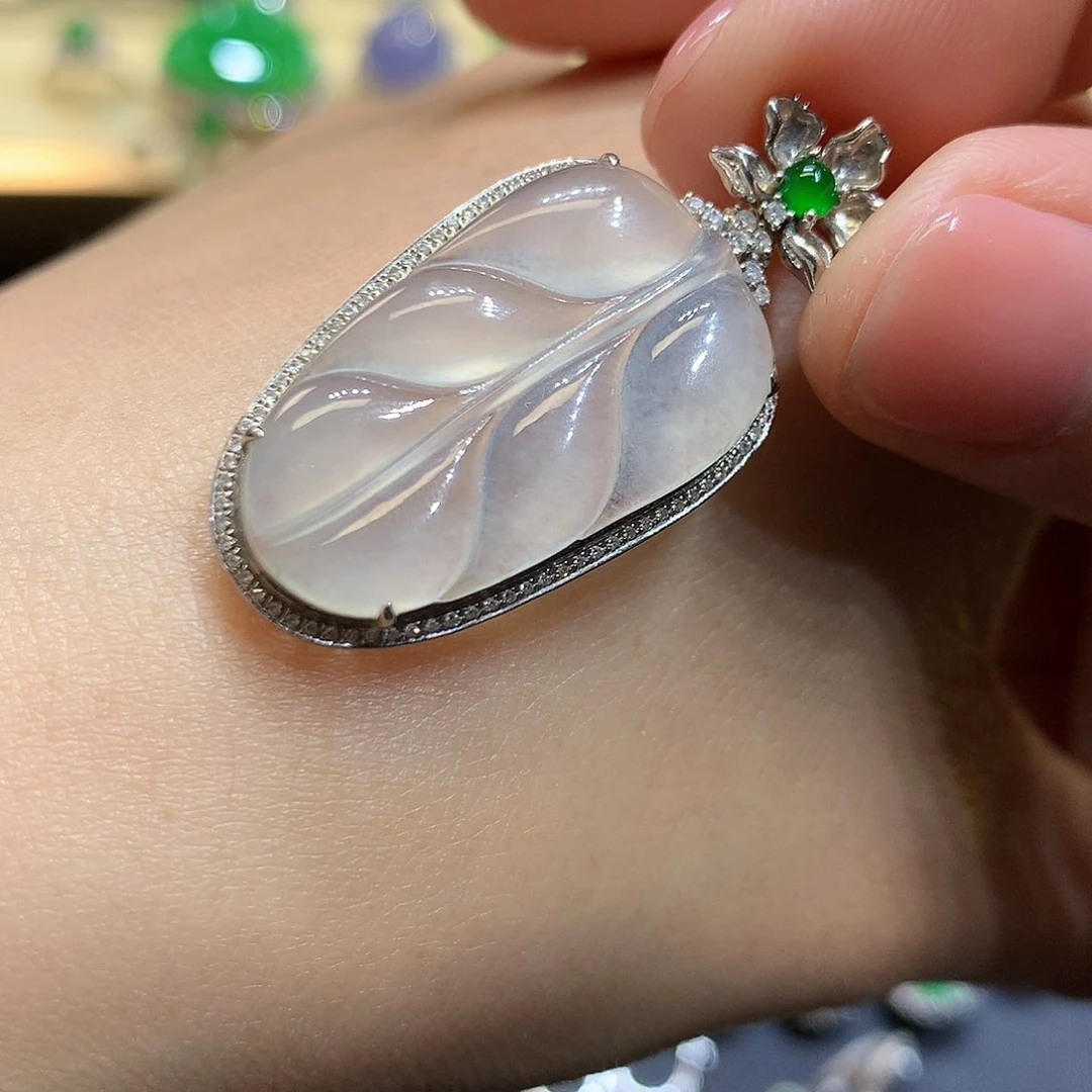 翡翠吊坠(不含链)18K金镶嵌
