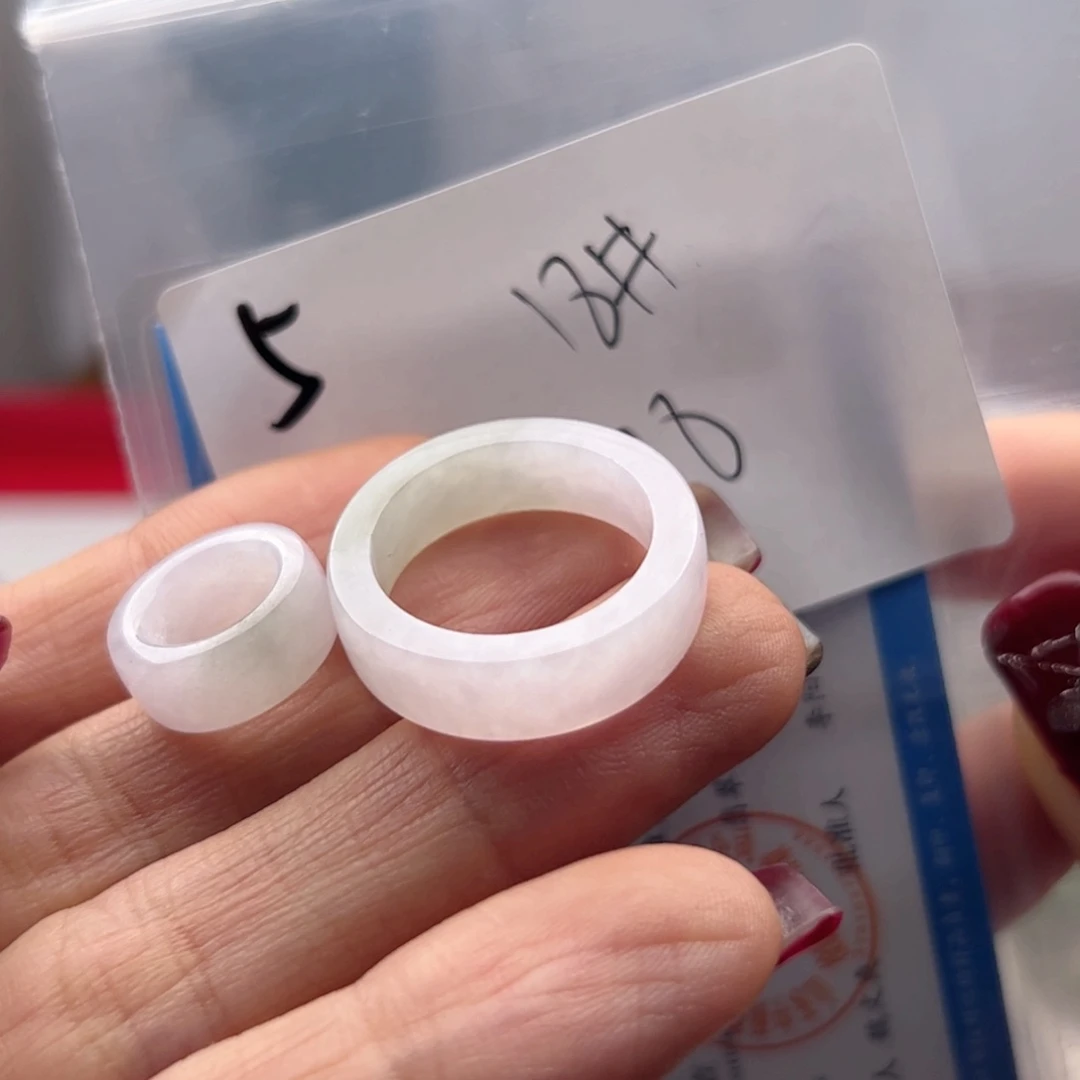 翡翠戒指未镶嵌国*花我