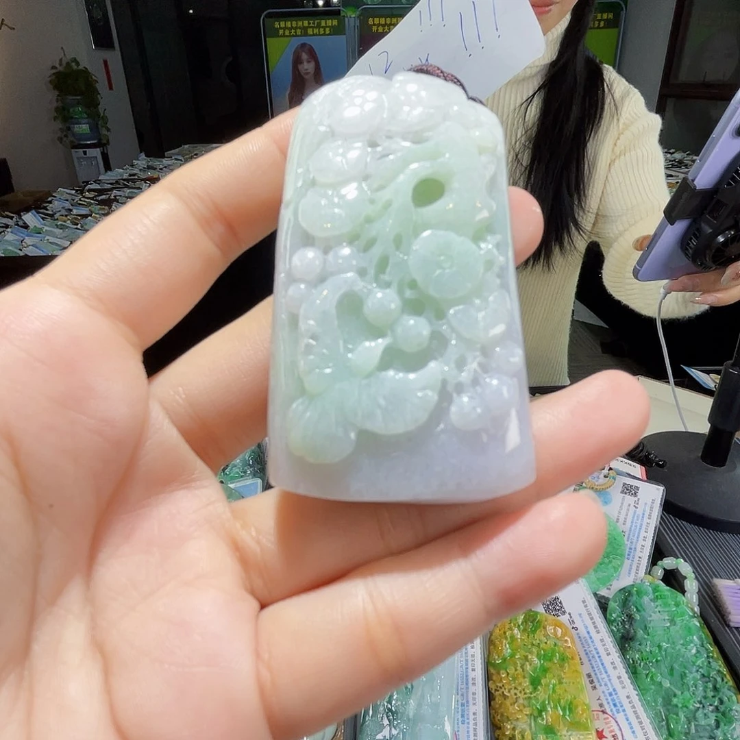 颈饰未镶嵌翡翠一