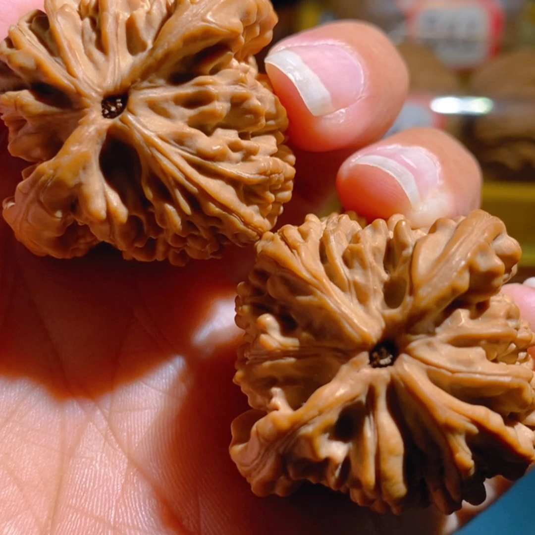 【闪购商品】文玩核桃吊坠请***哥虎头王