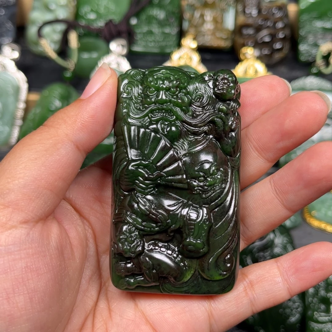 大***大和田玉未镶嵌颈饰