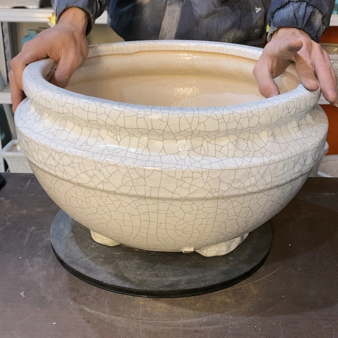 花盆花盆里放满鲜花