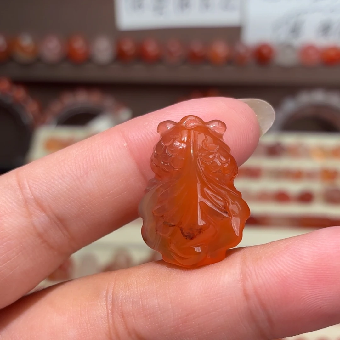 南红玛瑙未镶嵌川料金鱼吊坠