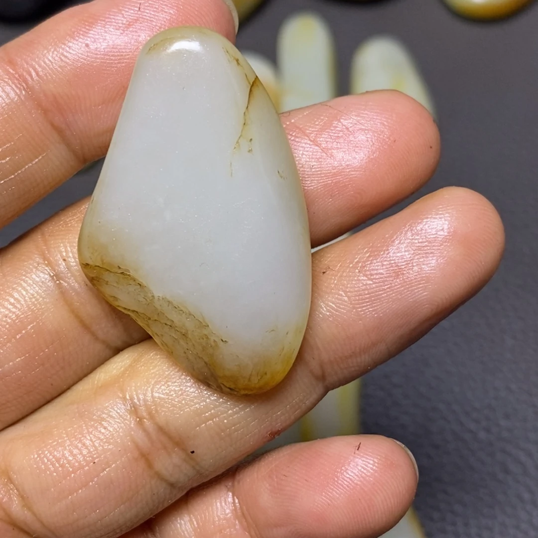 未镶嵌和田玉（糖玉）挂件