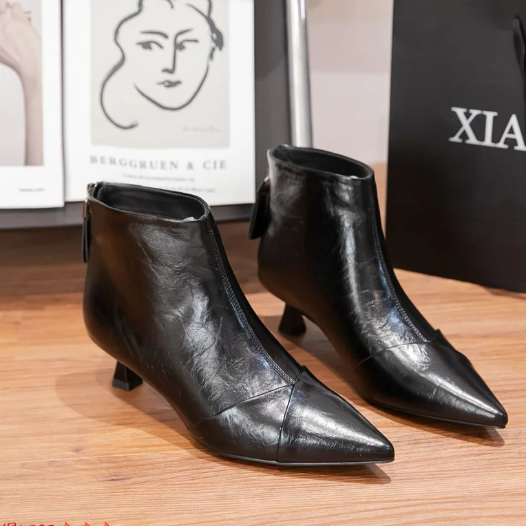 细跟尖头短靴女2025新款秋冬加绒百搭法式裸靴气质通勤超火瘦瘦靴