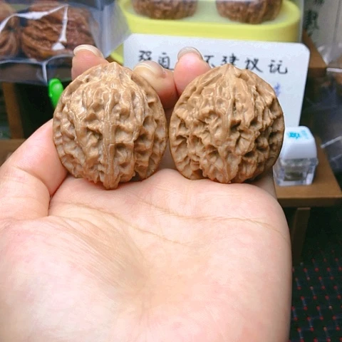 【闪购商品】文玩核桃吊坠苹果园