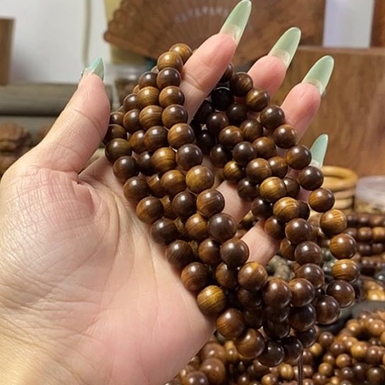 老山檀香黑肉沉水1.0/108颗