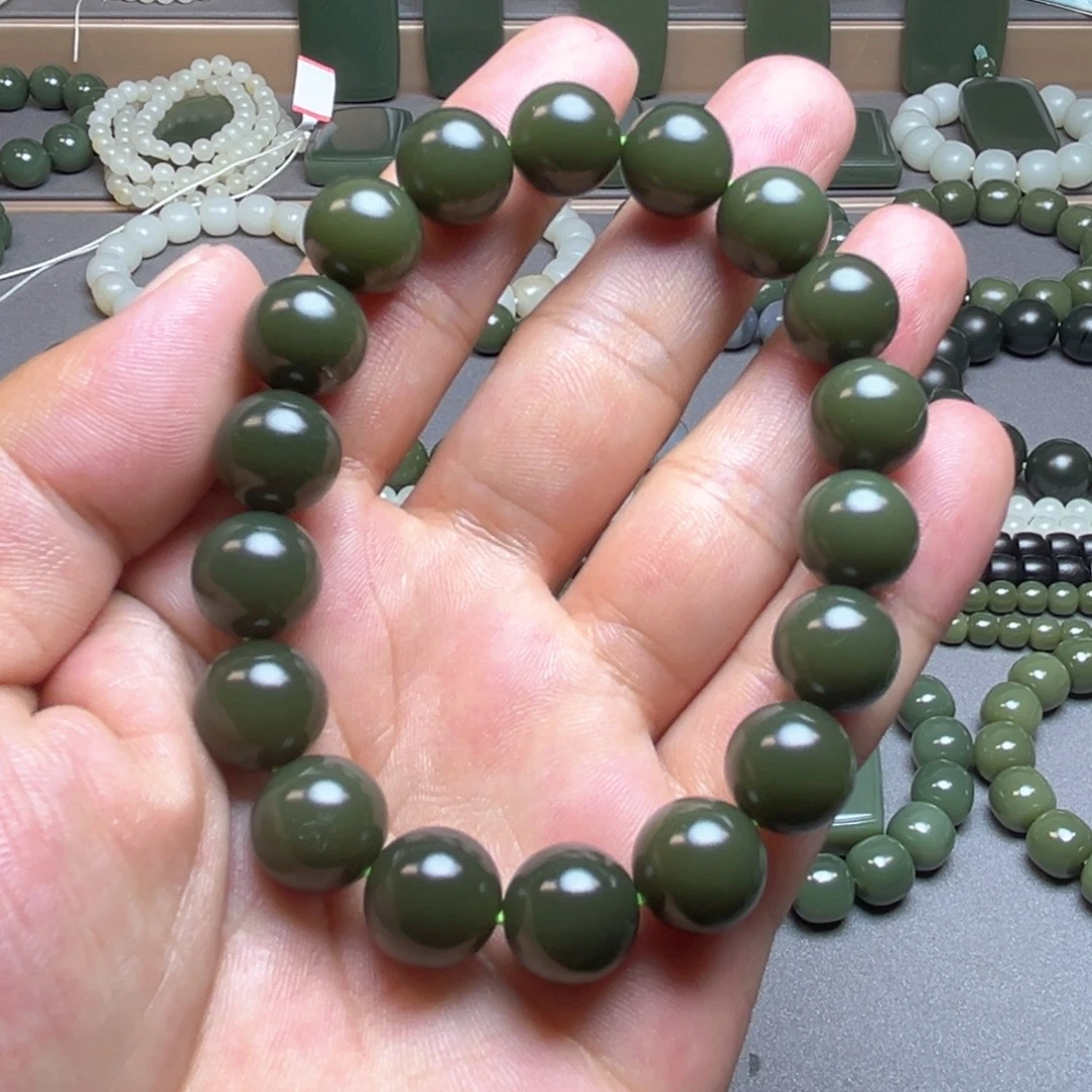 未镶嵌手链和田玉沙枣青军绿卡12