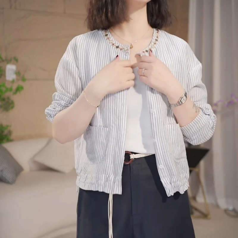 春季新款圆领手工钉珠双口袋长袖衬衫上衣LK2502705