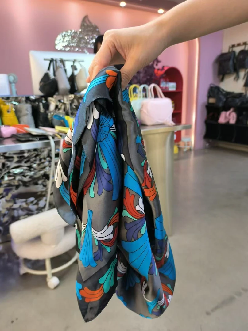 YUSHA/高档小可彩色丝巾