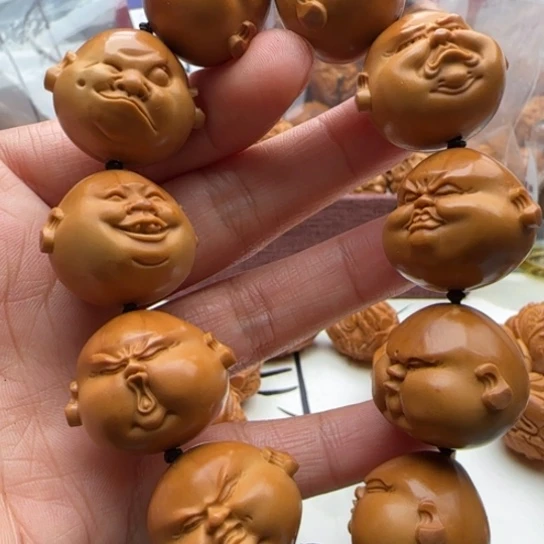 橄榄核手串乂*雕刻工艺