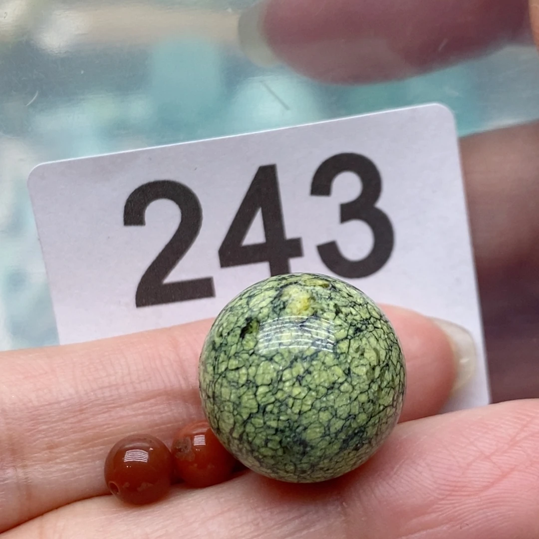 南红玛瑙未镶嵌珠宝奇石